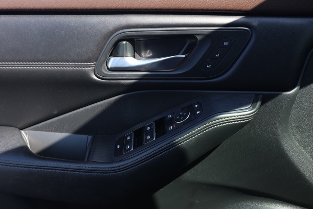 2023 Nissan Rogue SL photo 20