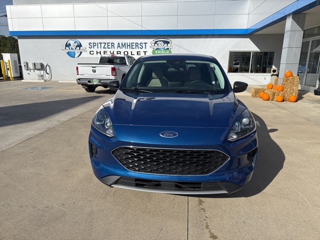 2022 Ford Escape SE photo 2