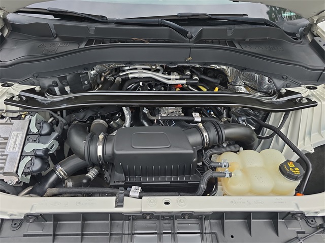 2020 Ford Explorer ST photo 30