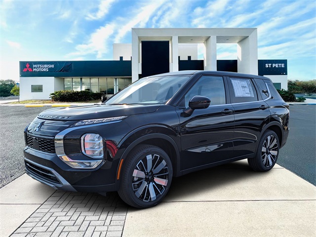 2025 Mitsubishi Outlander SE's photo