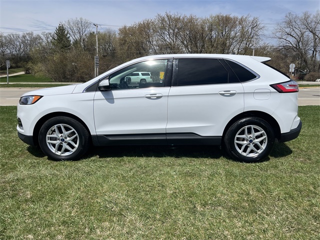 2022 Ford Edge SEL photo 2