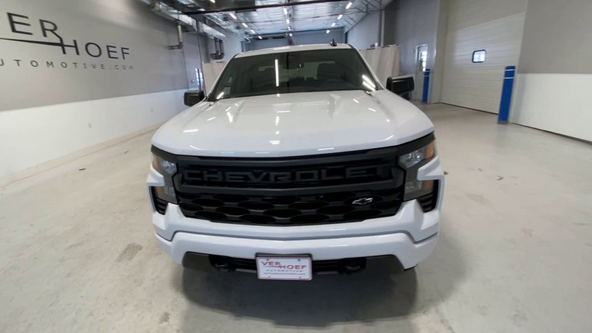 2025 Chevrolet Silverado 1500 Custom photo 3