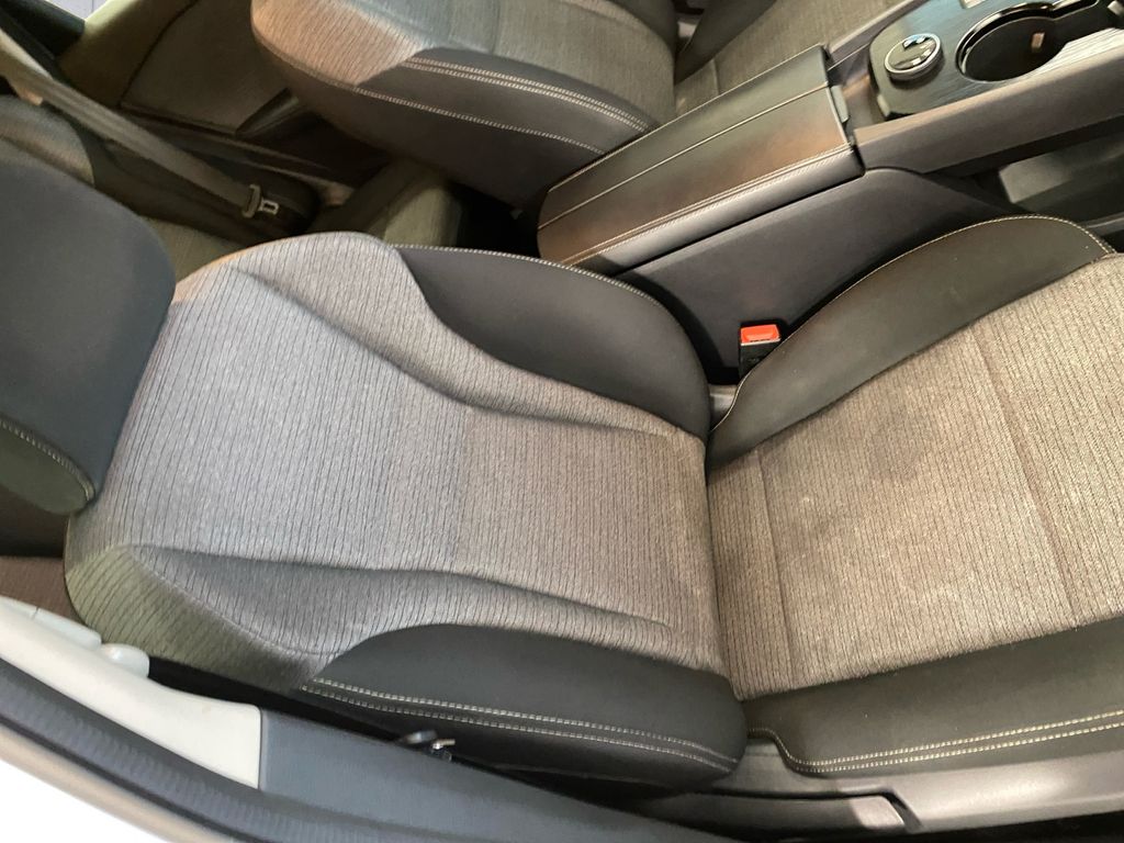 2022 Nissan Rogue SV photo 14