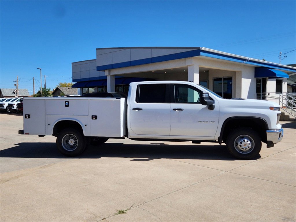 2024 Chevrolet Silverado 3500HD Work Truck photo 3