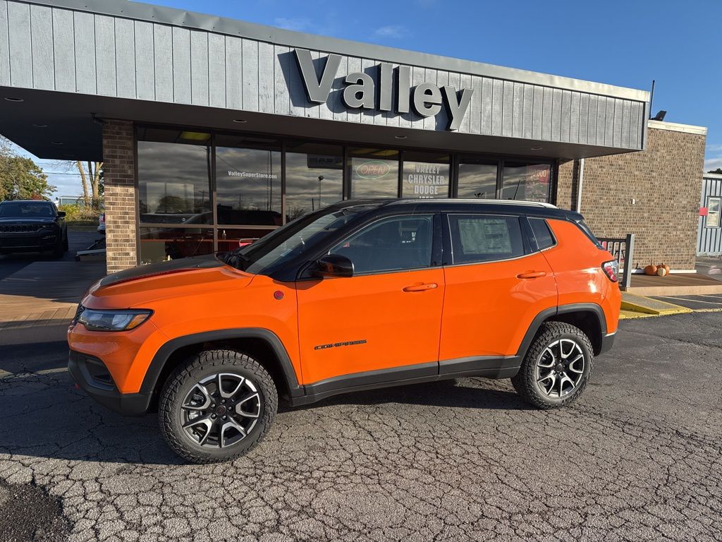 2026 Jeep Compass Trailhawk photo 2