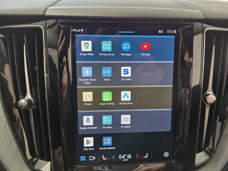 2025 Volvo XC60 B5 Plus photo 30