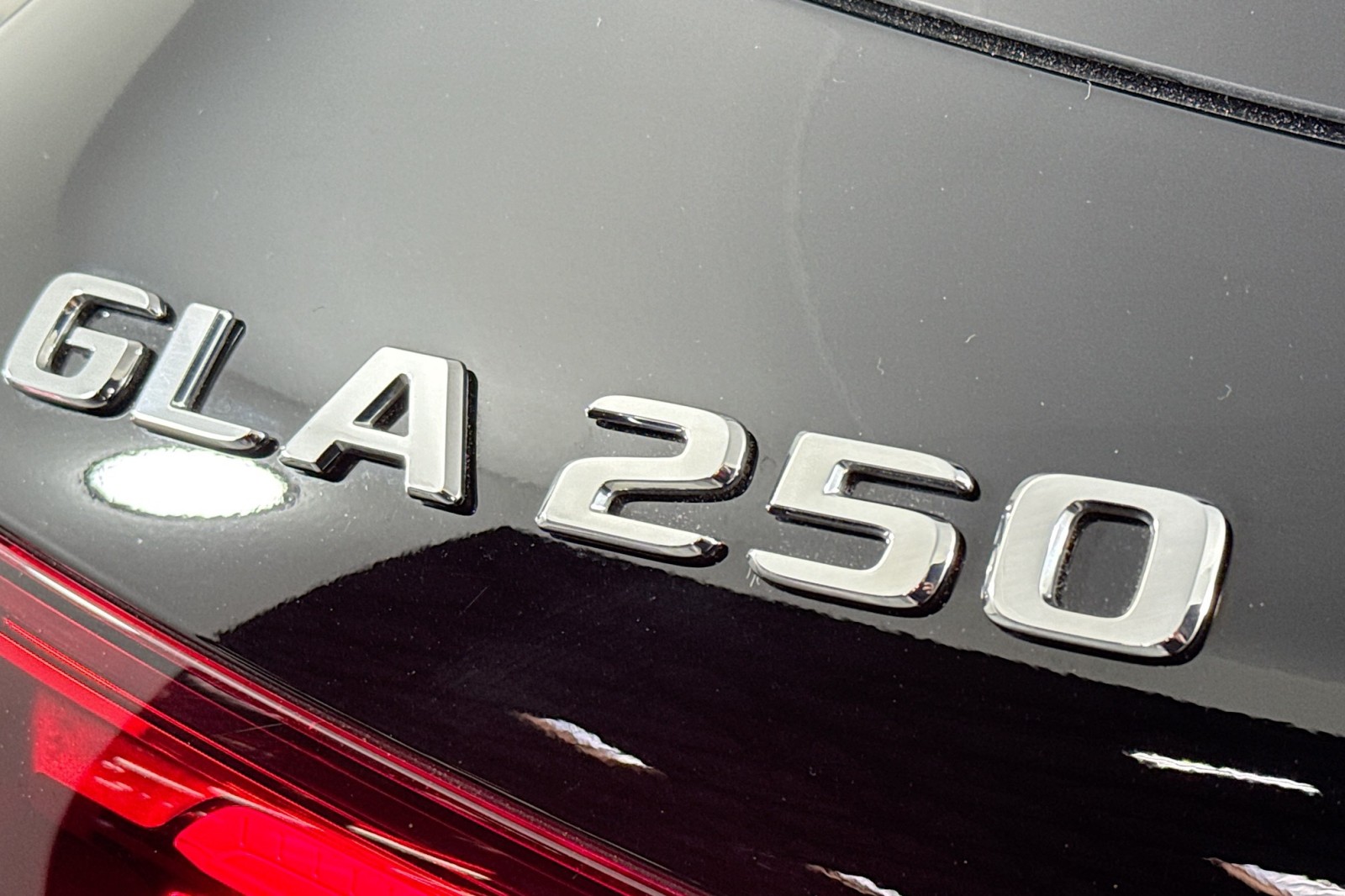 2025 Mercedes Benz GLA 250 photo 8