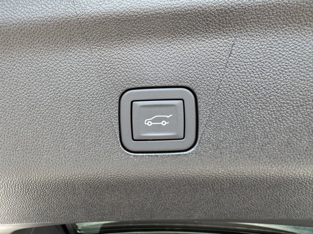 2026 Chevrolet Suburban High Country photo 6