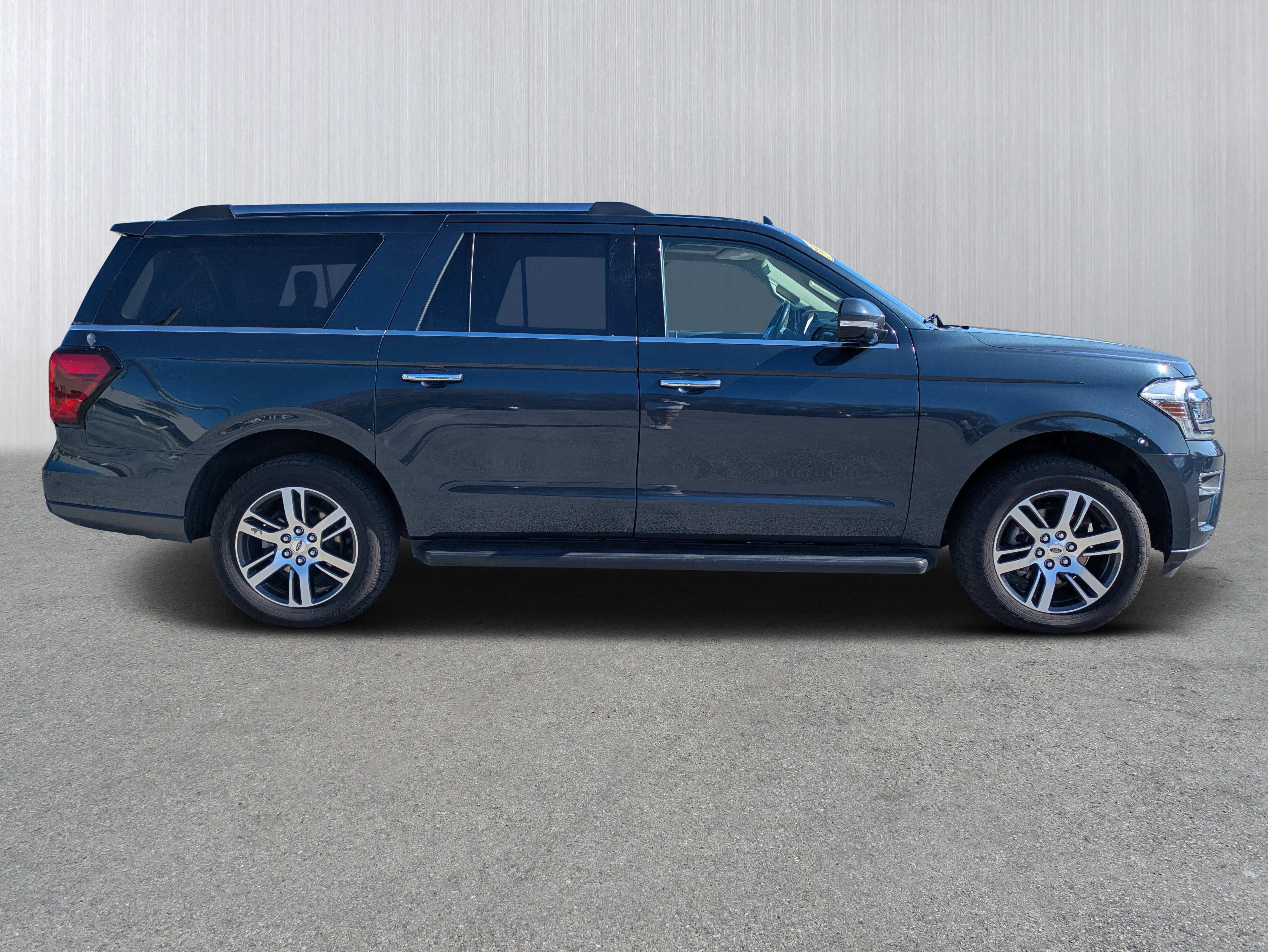 2024 Ford Expedition Limited's photo