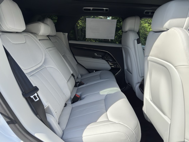 2025 Land Rover Range Rover Sport SE photo 17