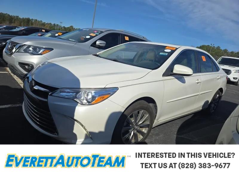 2017 Toyota Camry XLE's photo