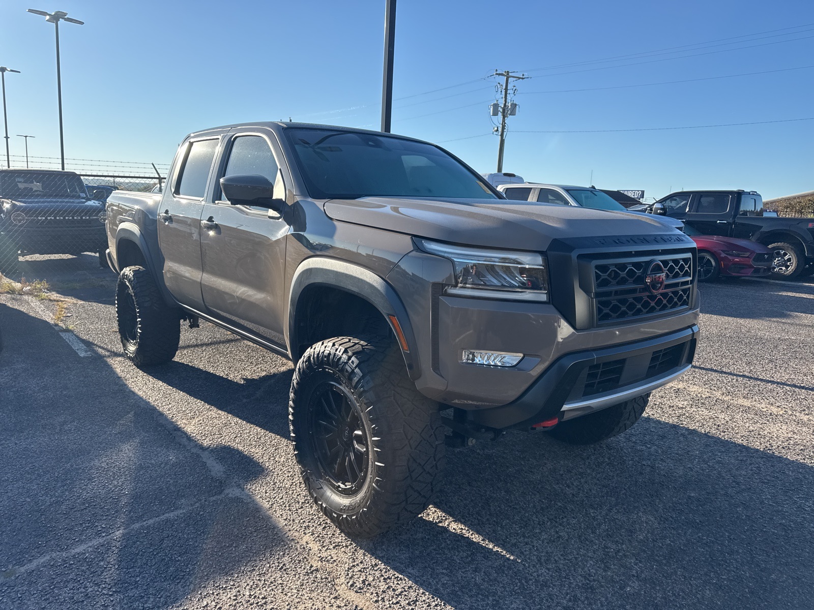 2022 Nissan Frontier PRO-X's photo