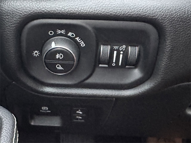 2025 Ram 1500 Laramie photo 28