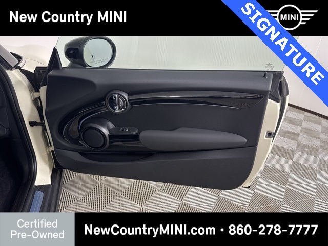 2023 Mini Cooper Signature photo 17