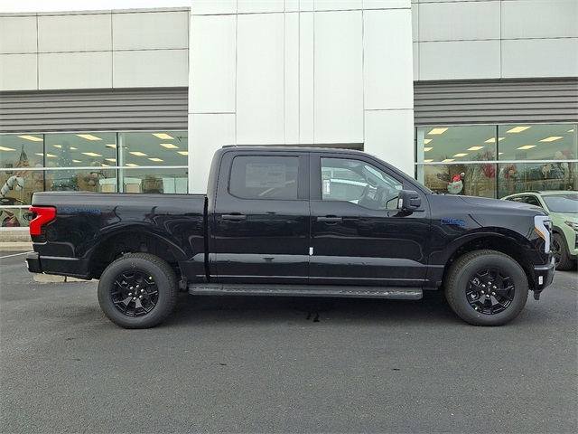 2025 Ford F-150 Lightning XLT's photo