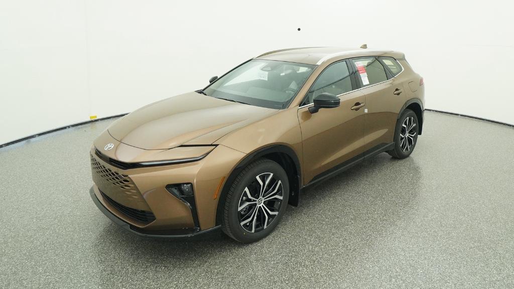 2025 Toyota Crown Signia XLE's photo