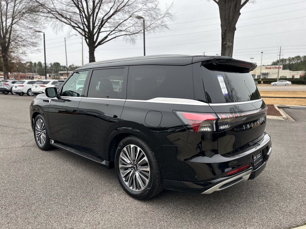 2025 Infiniti QX80 Luxe photo 8