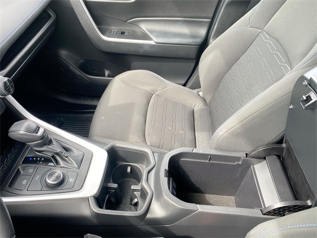 2022 Toyota RAV4 Hybrid SE photo 12