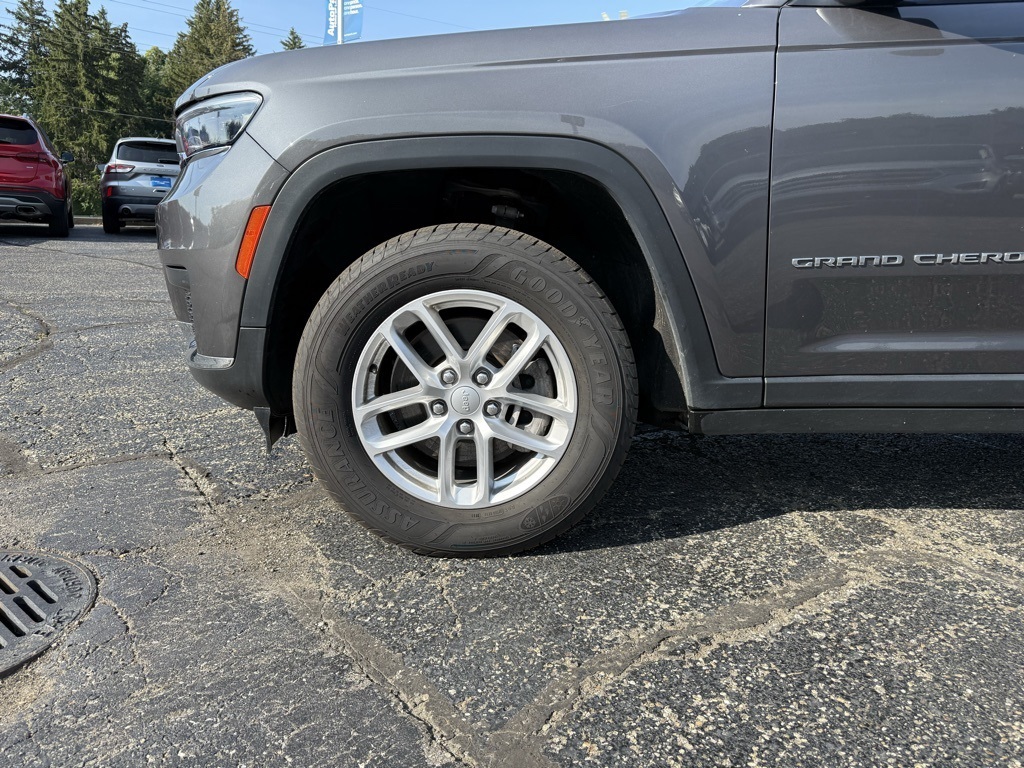 2021 Jeep Grand Cherokee Laredo photo 9