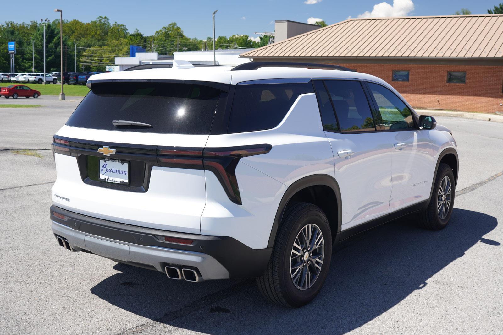 2026 Chevrolet Traverse photo 2