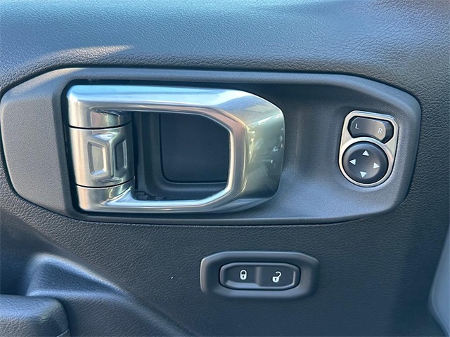 2025 Jeep Gladiator Mojave photo 12