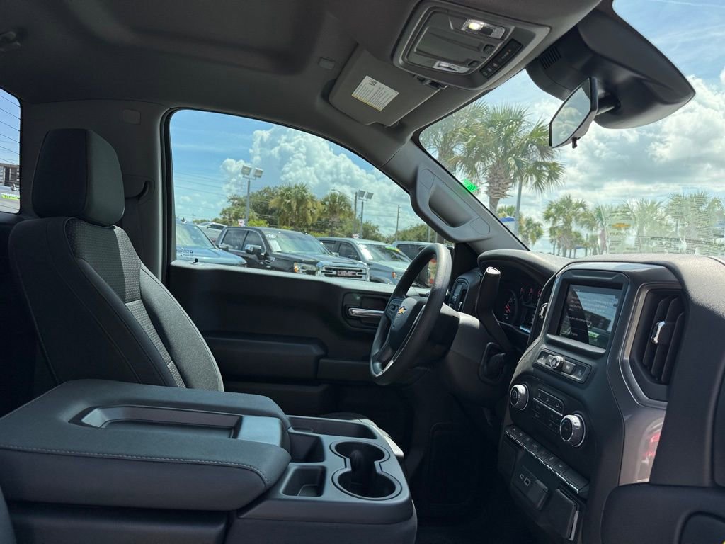 2025 Chevrolet Silverado 1500 photo 13