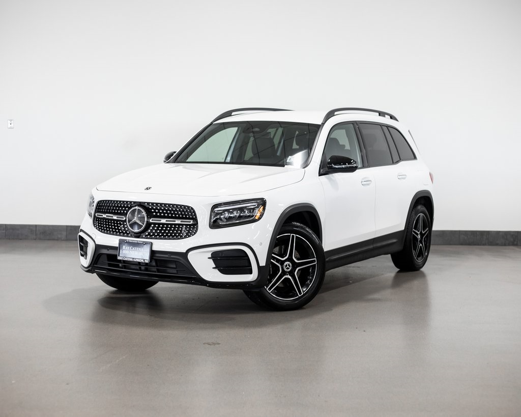2025 Mercedes-Benz GLB Base's photo