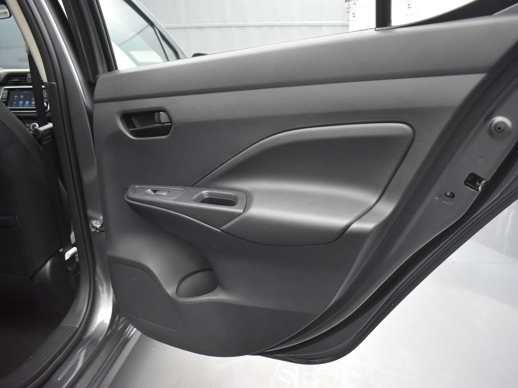 2025 Nissan Versa 1.6 S photo 18