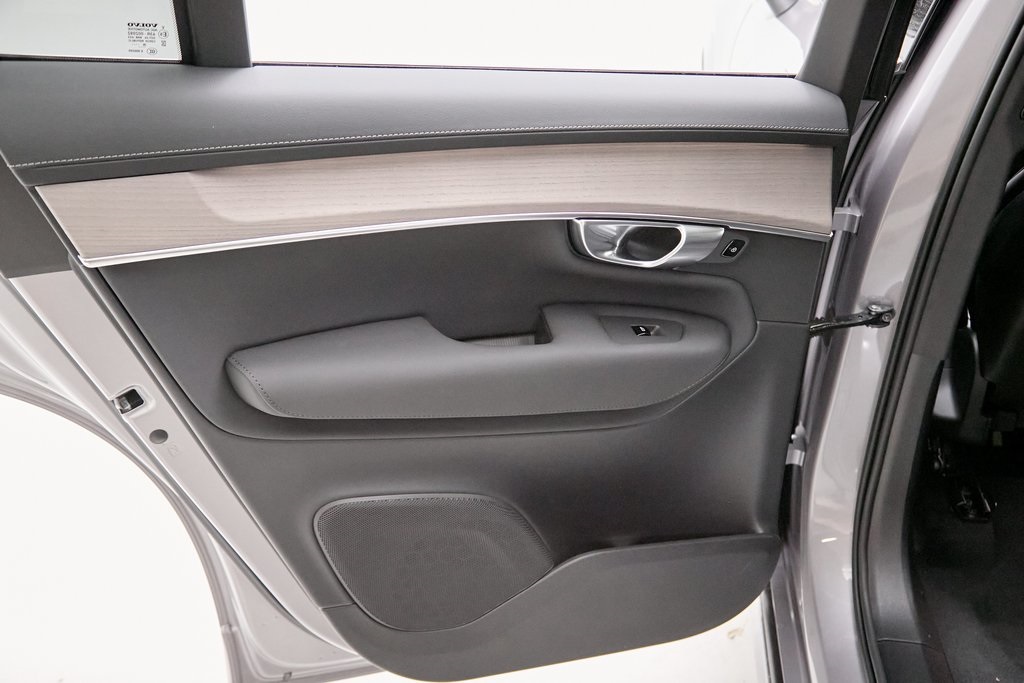 2026 VOLVO XC90 - Image 17