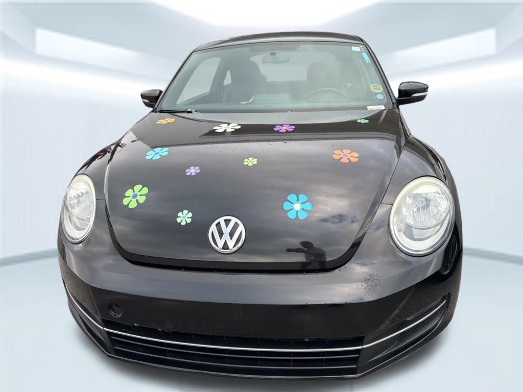 2013 Volkswagen Beetle TDI photo 2