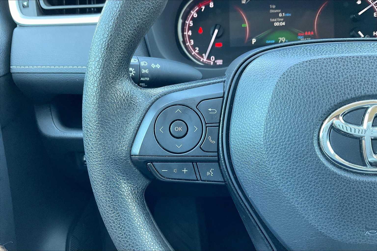 2024 Toyota RAV4 XLE photo 23