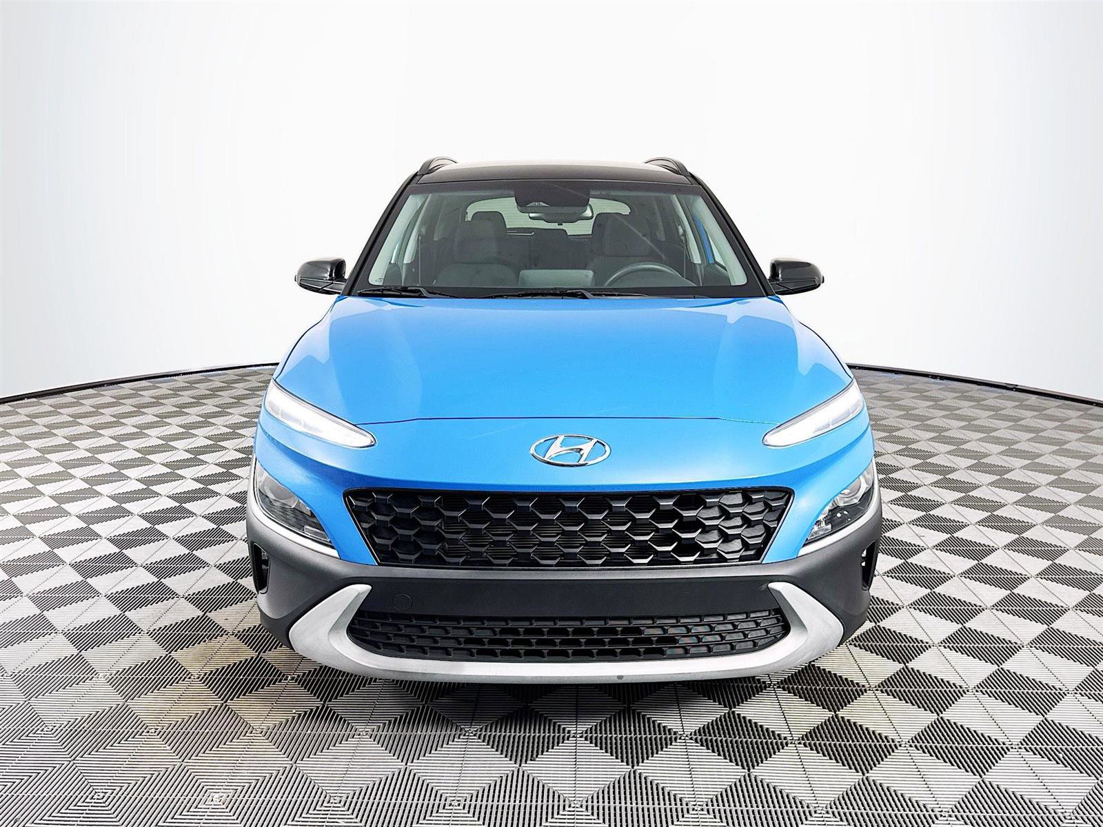 2022 Hyundai Kona SEL photo 2