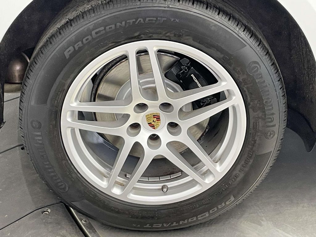 2020 Porsche Macan Base photo 12