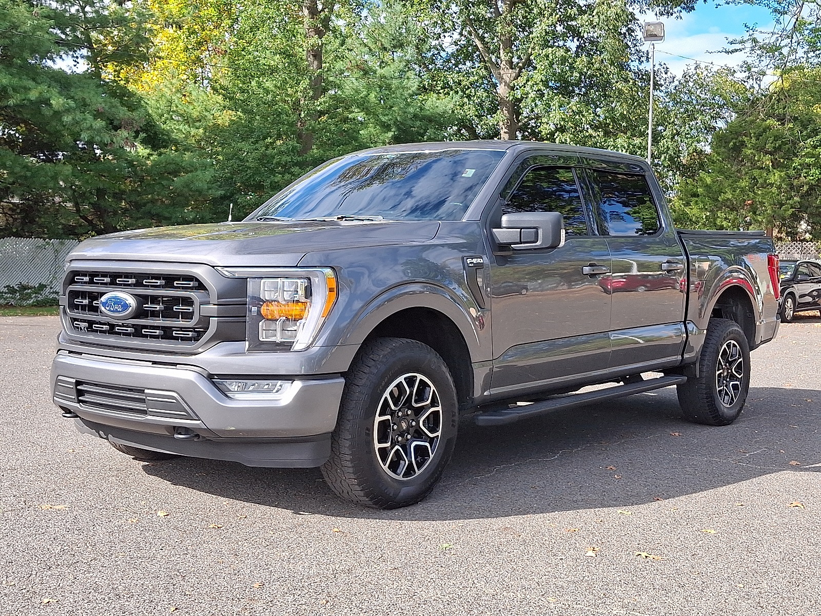 2022 Ford F-150 XLT photo 2