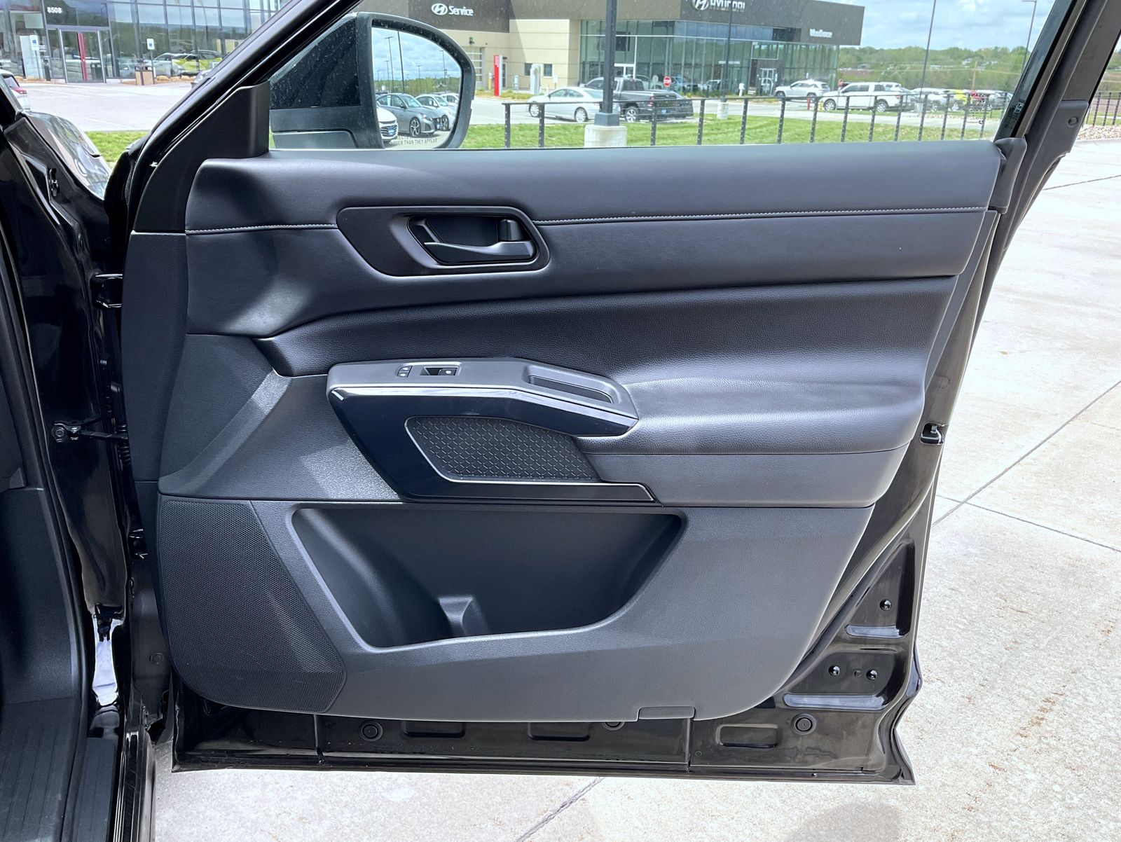 2023 Nissan Pathfinder S photo 17