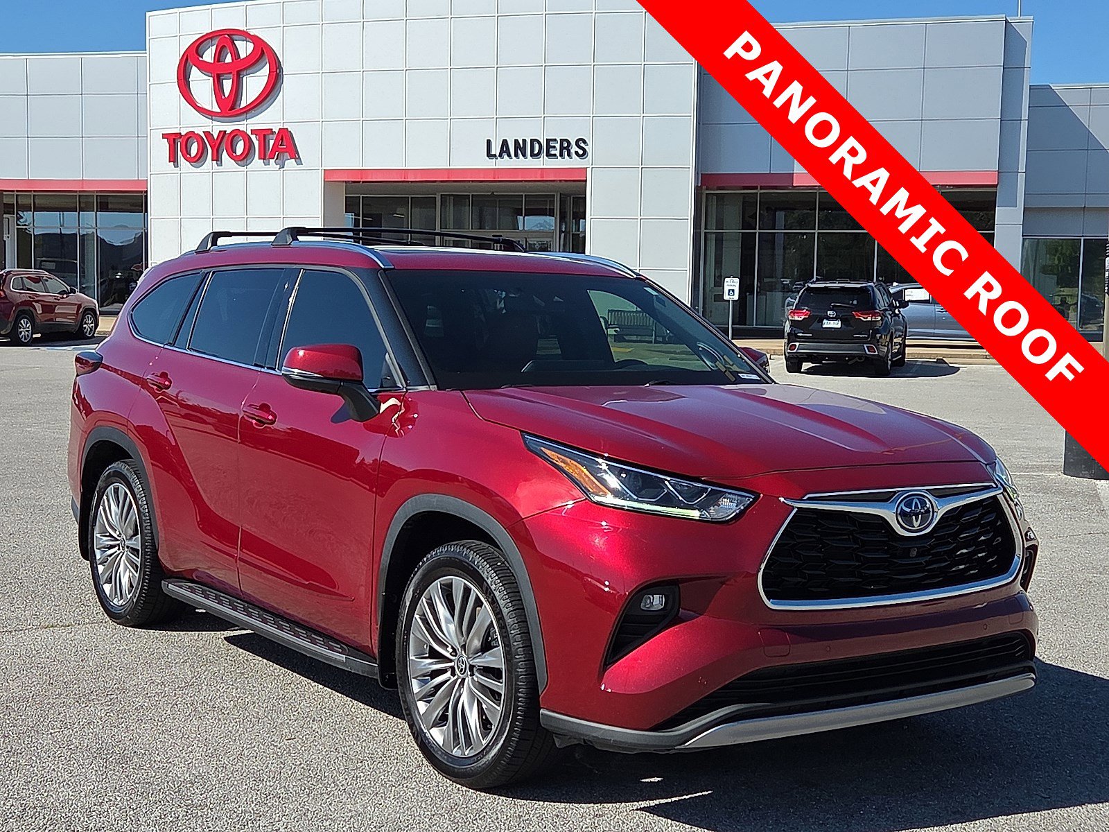 2022 Toyota Highlander Platinum's photo