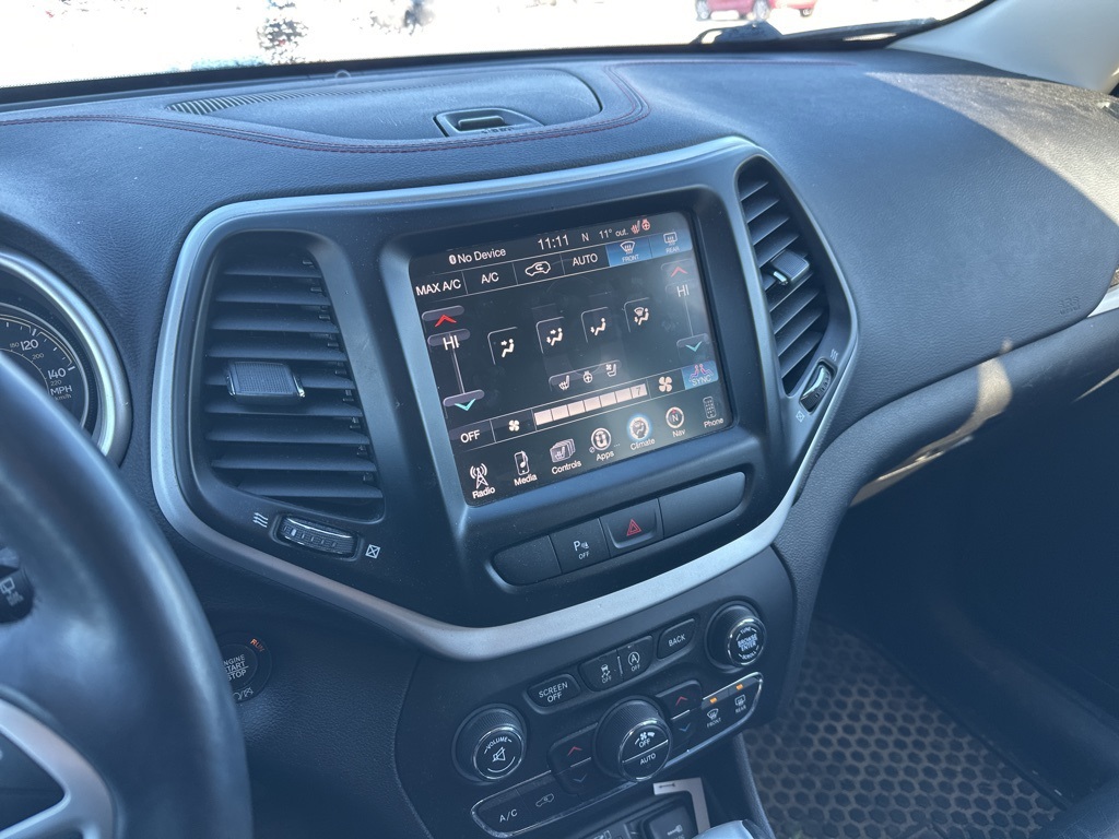 2018 Jeep Cherokee Trailhawk photo 3