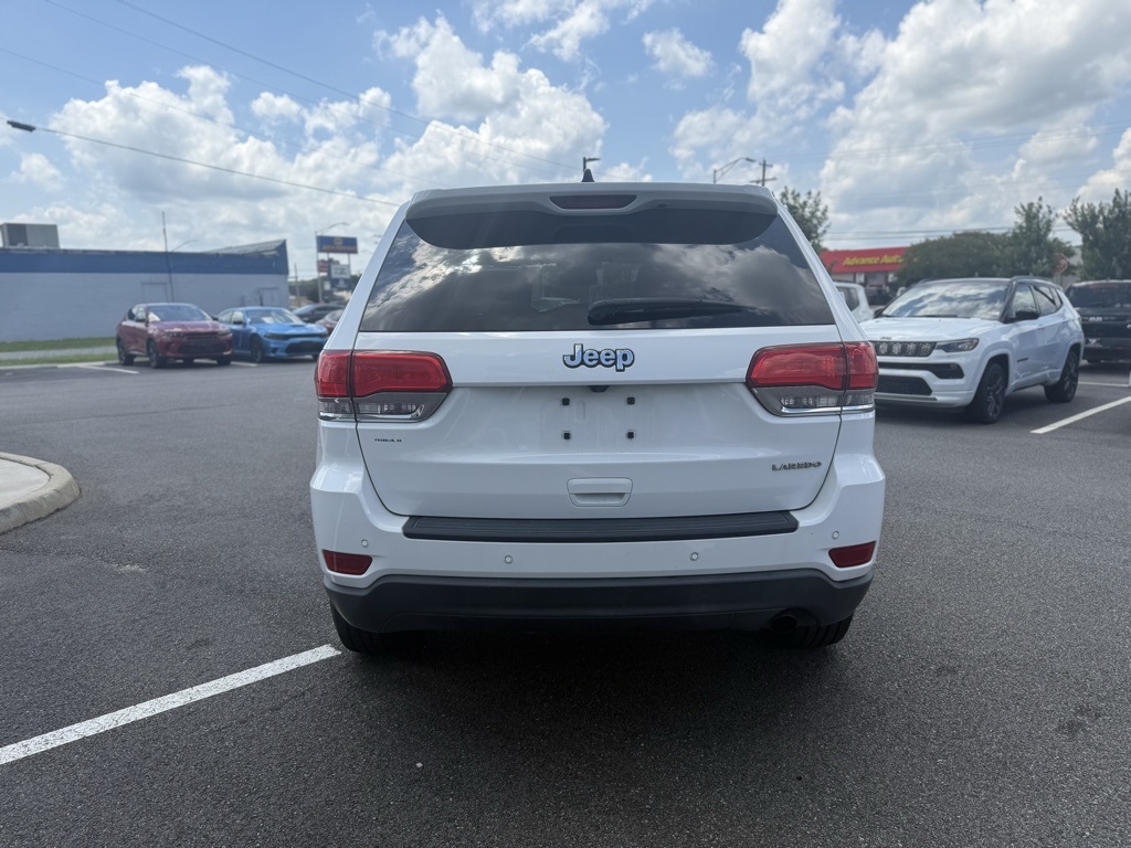 2017 Jeep Grand Cherokee Laredo photo 3