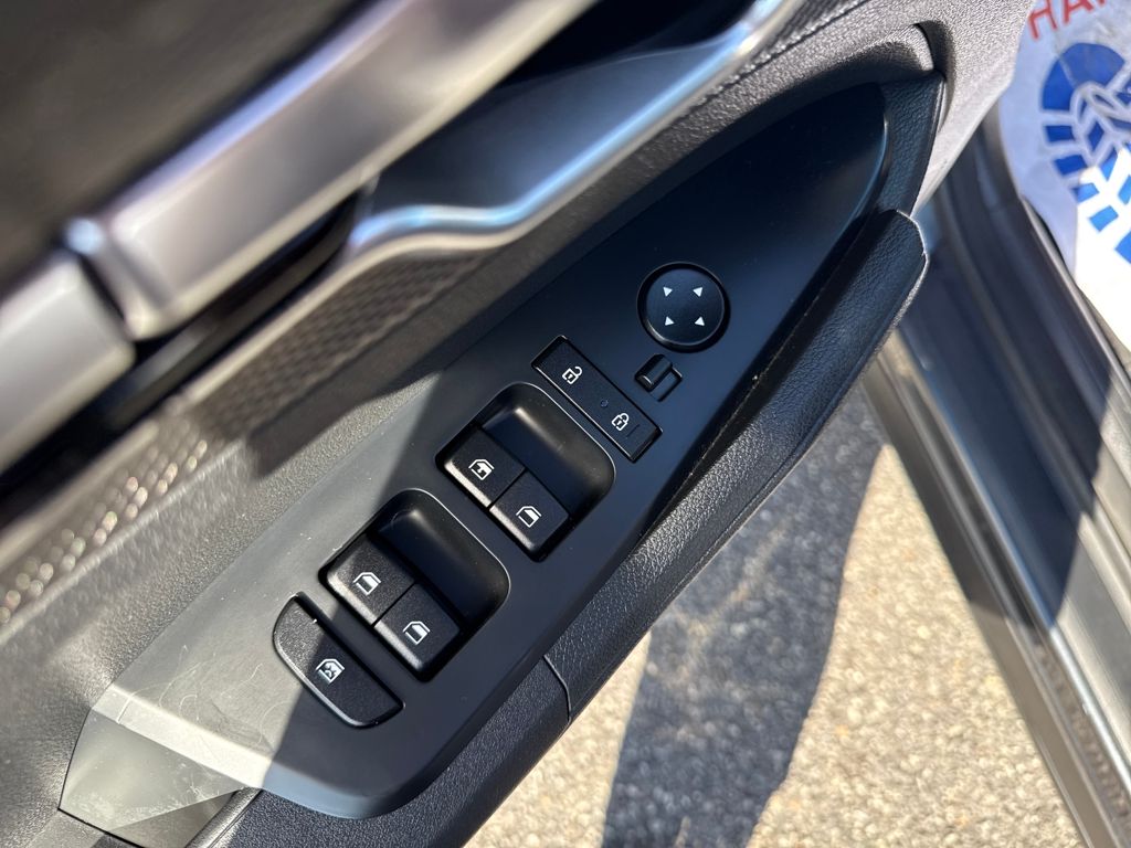 2023 Kia Sportage Hybrid LX photo 11