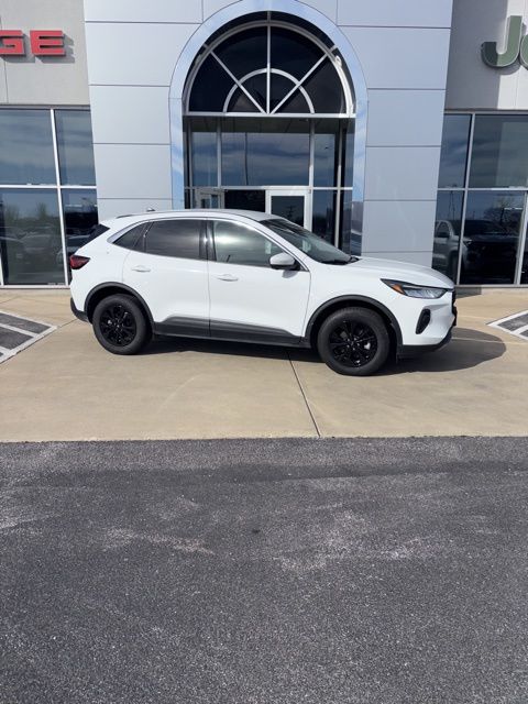 2023 Ford Escape Base's photo
