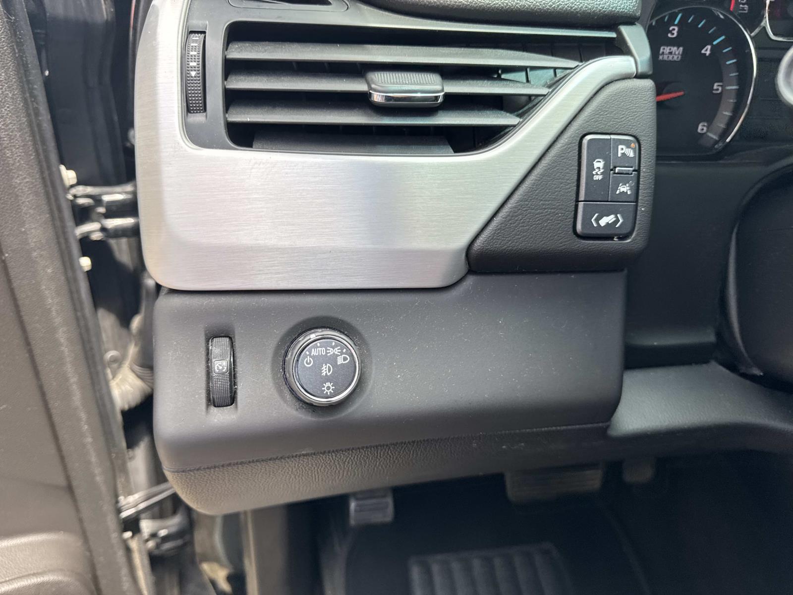 2017 Gmc Yukon SLT photo 20