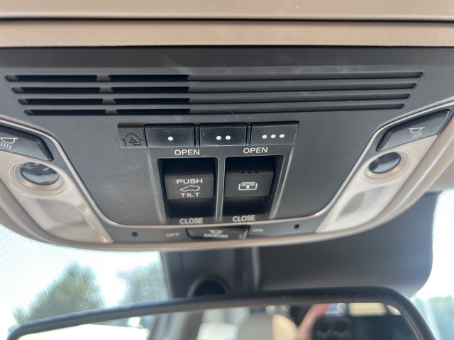 2017 Honda Pilot Elite photo 24