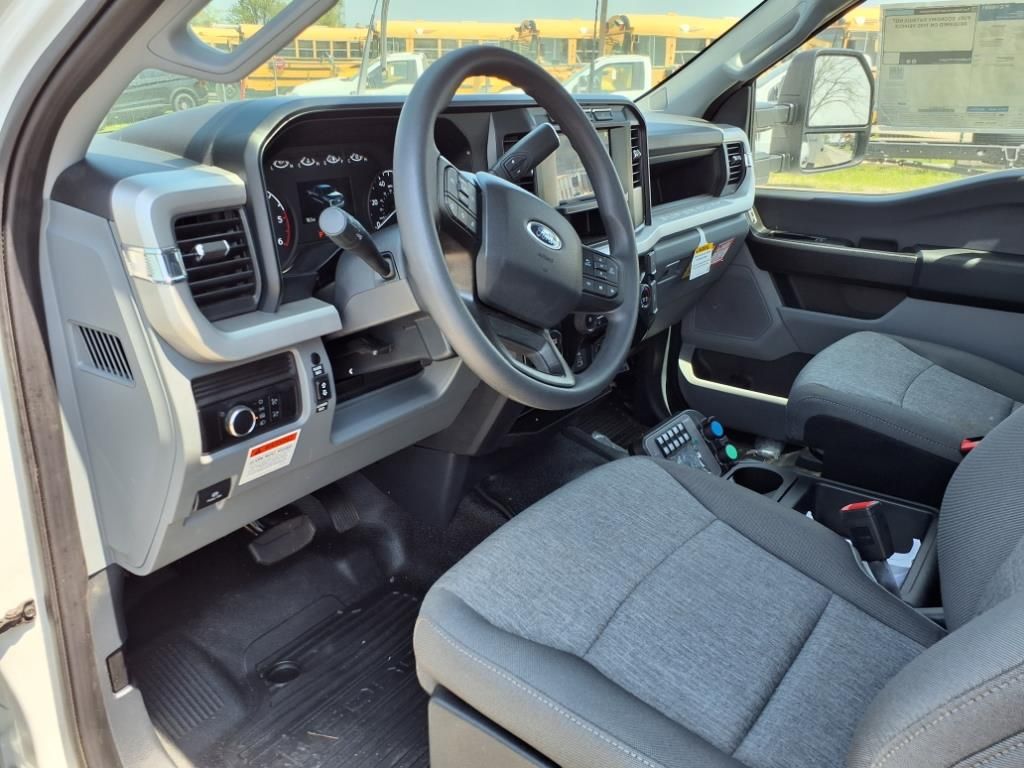 2024 Ford F-450 photo 4