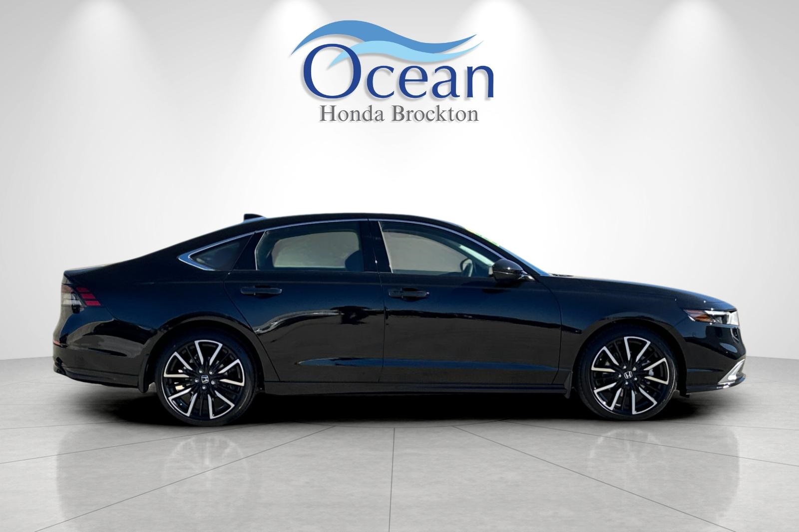 2025 Honda Accord Touring photo 6