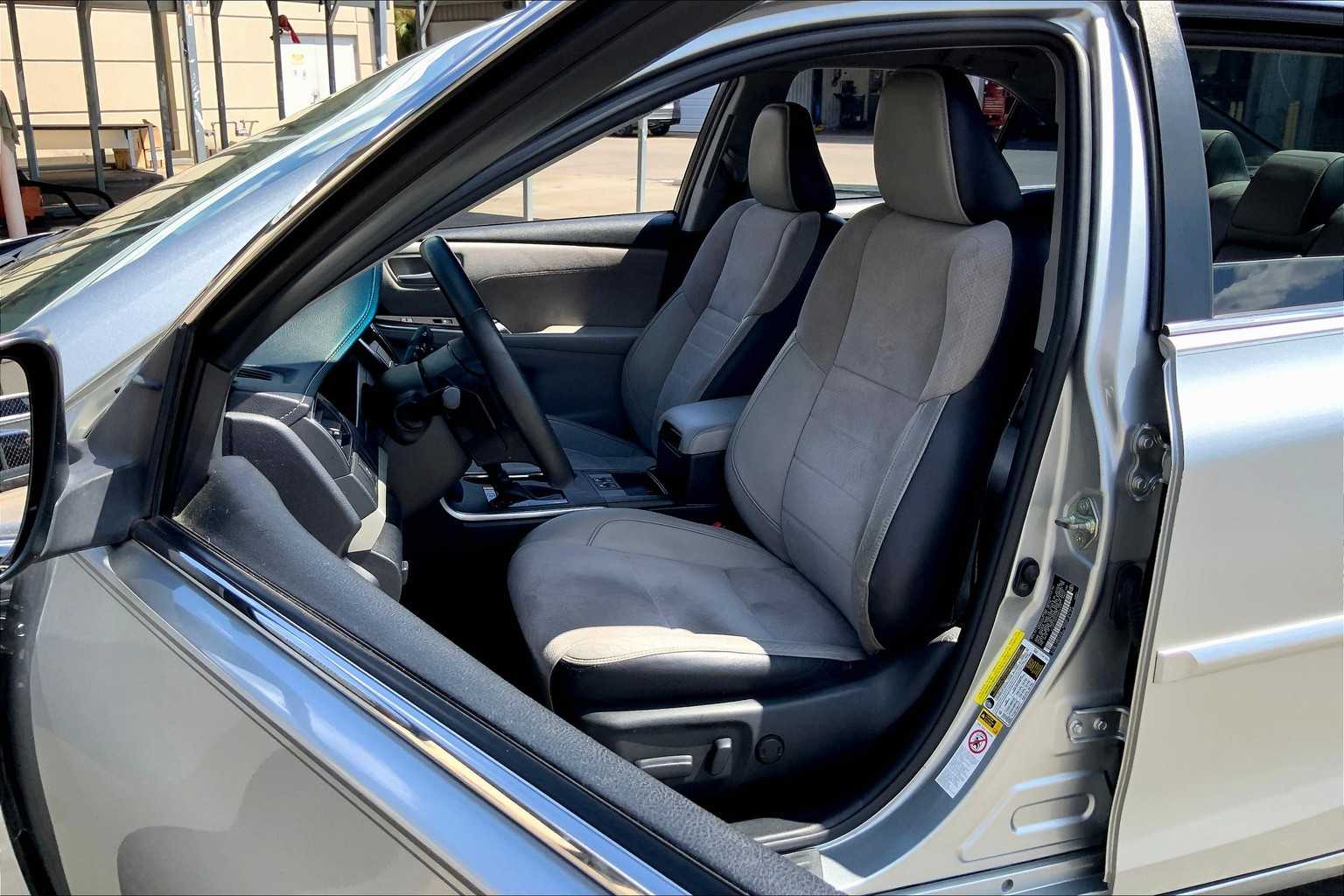 2017 Toyota Camry XSE photo 7