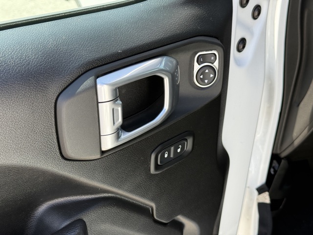 2022 Jeep Gladiator Willys photo 11