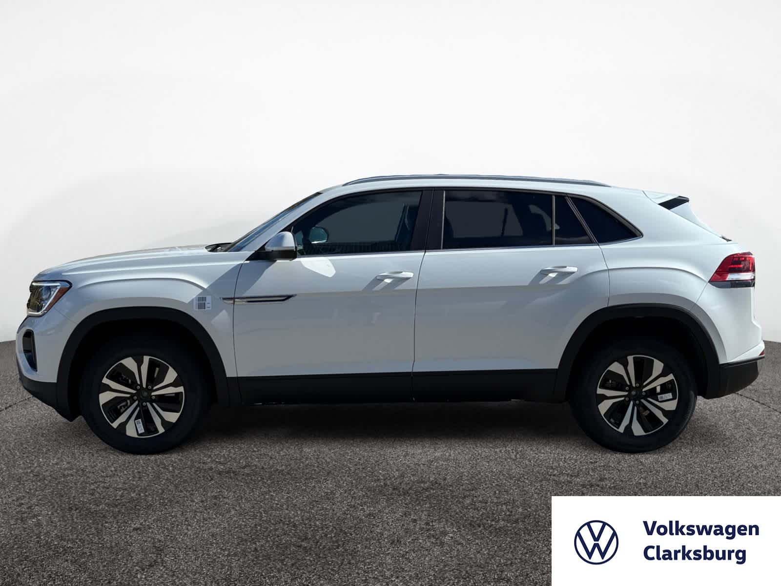 2026 Volkswagen Atlas Cross Sport SE photo 2
