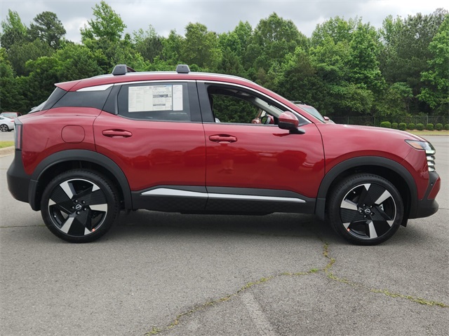 2025 Nissan Kicks SR photo 2