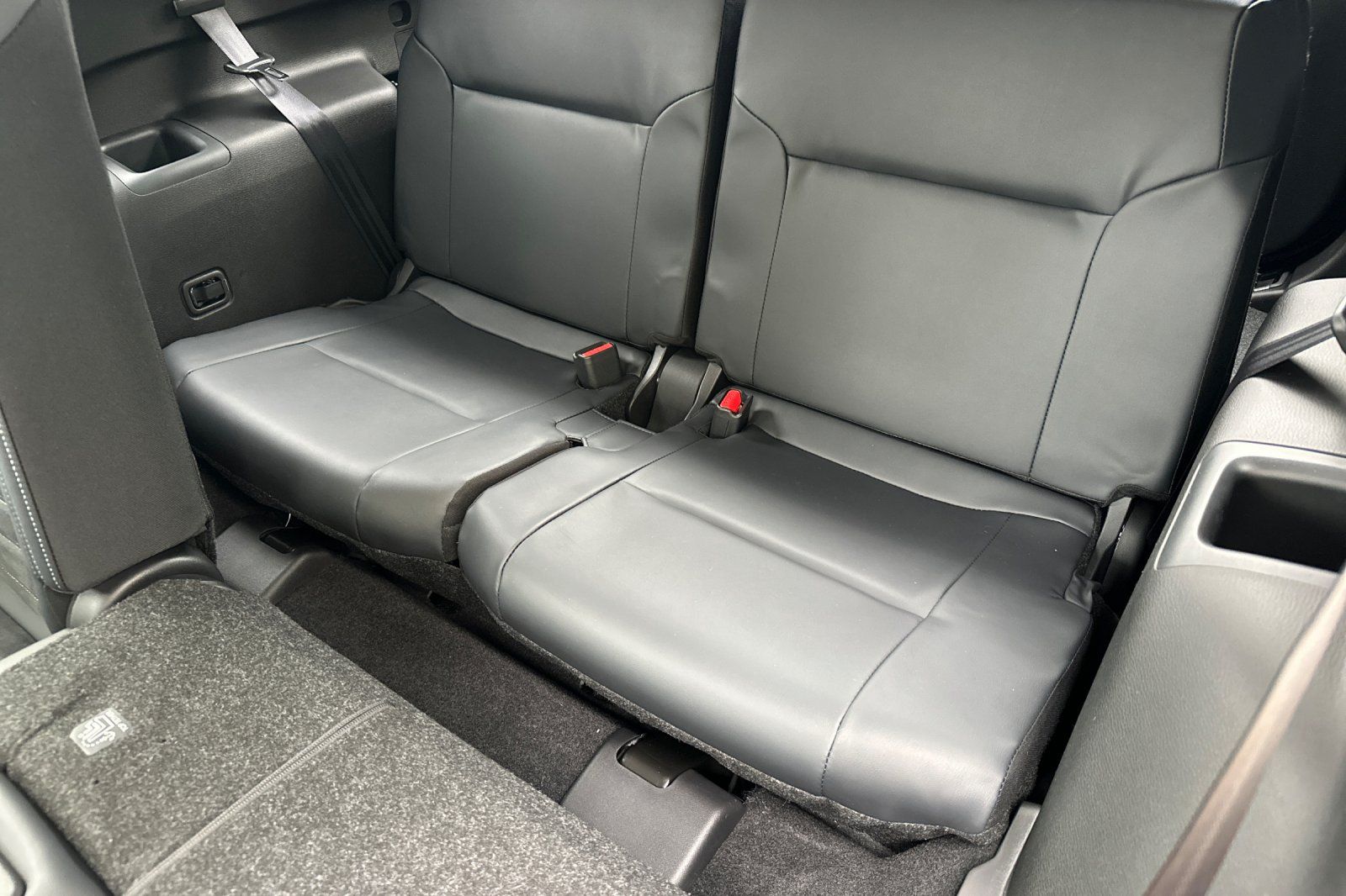 2025 Mitsubishi Outlander SE photo 14