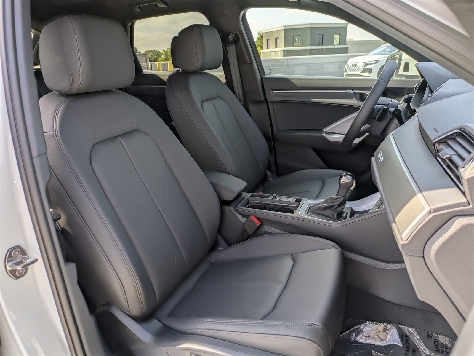 2025 Audi Q3 S line Premium photo 7